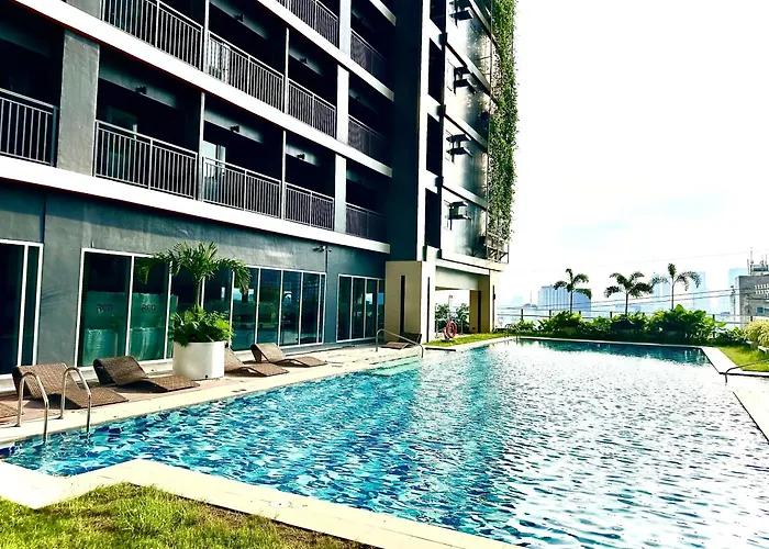 Apartment High Rise With Balcony, Pool, Skygarden, Grand Lobby And Working Lounge 28f Manila